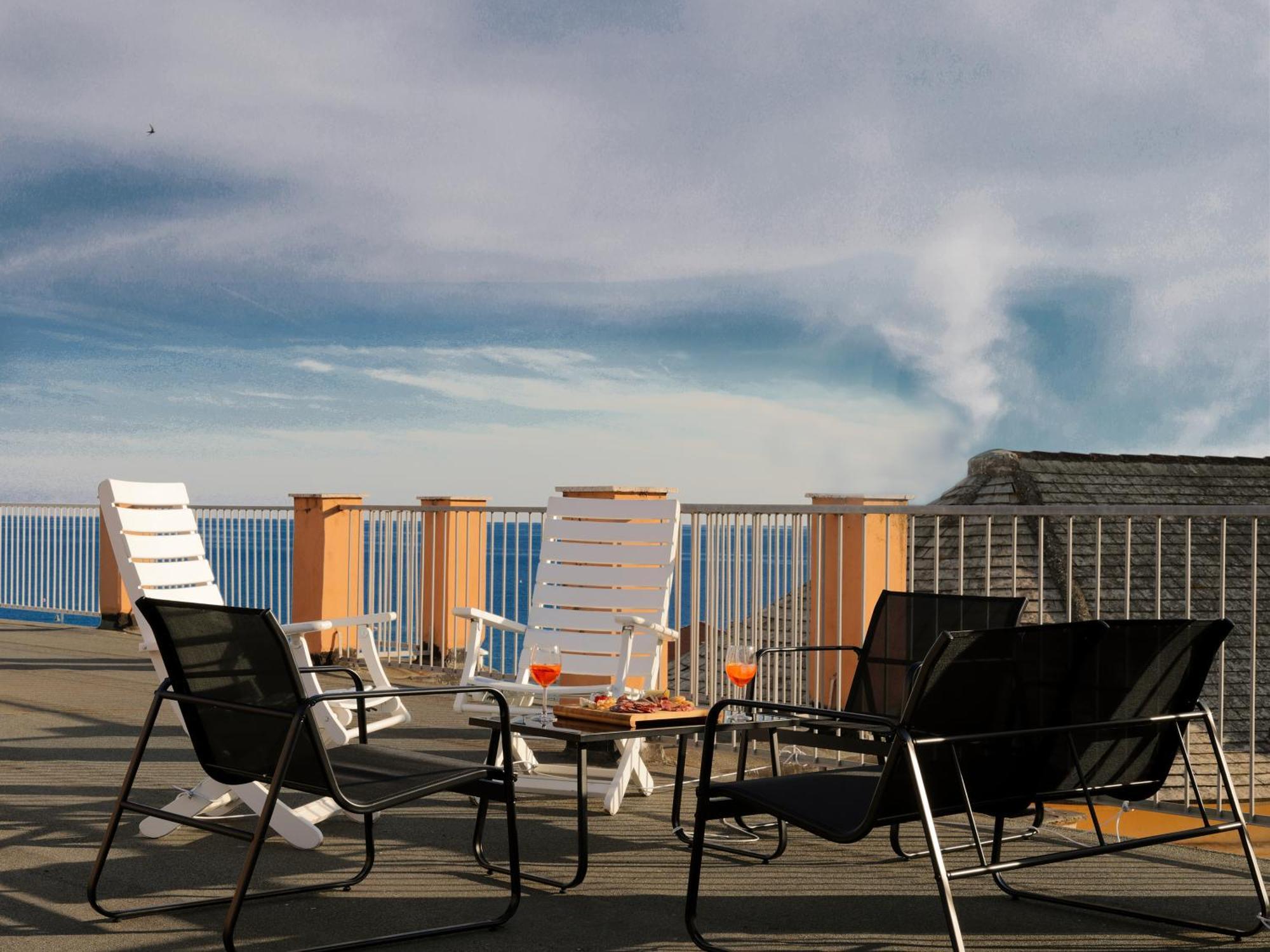 Moneglia Beach Downtown Esterno foto